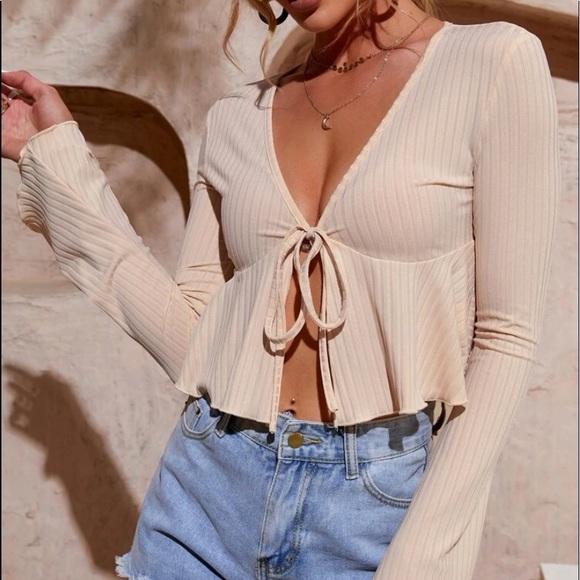 Boho trumpet sleeve tie front peplum blouse - Picture 4 of 6